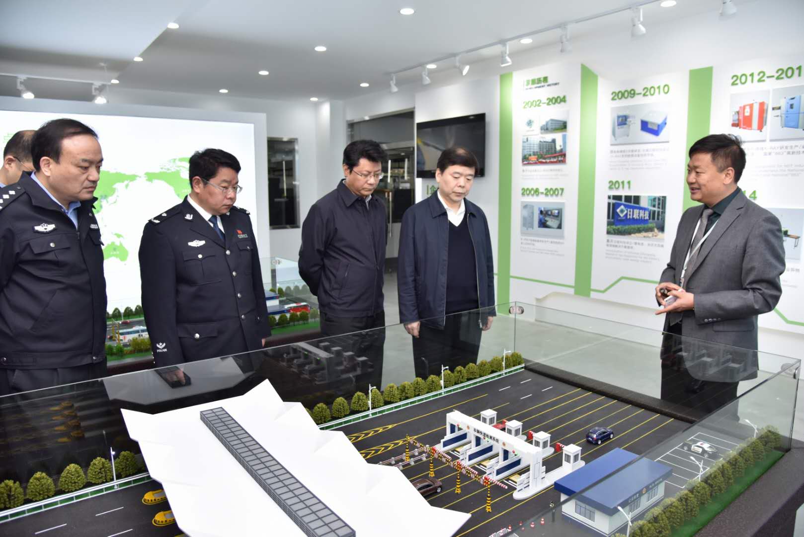 熱烈歡迎無錫市領導謝曉軍攜隊蒞臨日聯(lián)科技指導工作！
